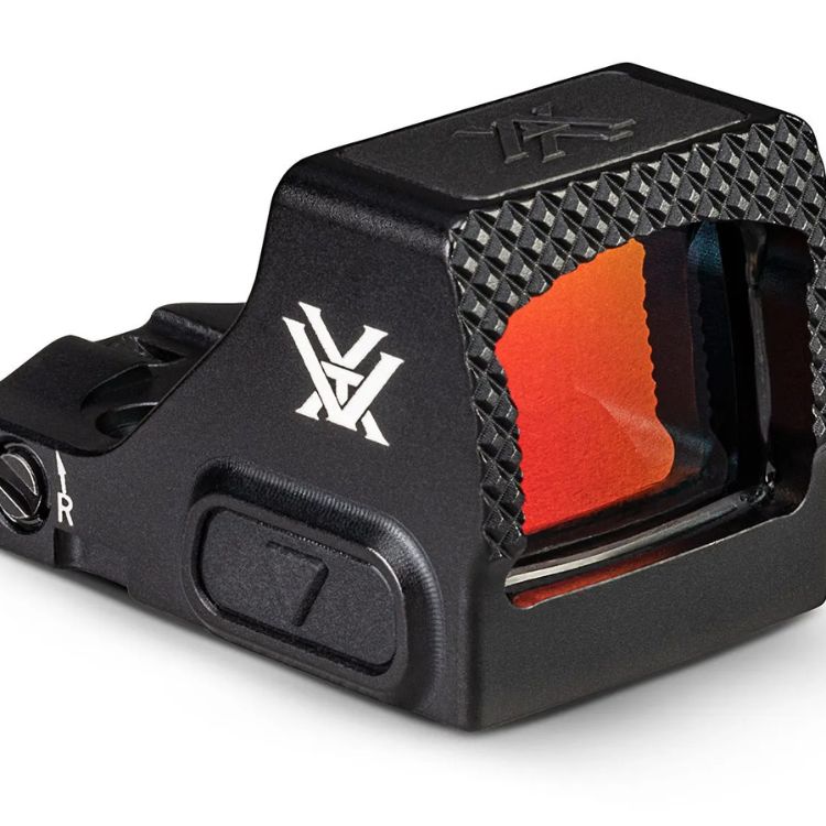 כוונת השלכה חזקה במיוחד מבט מצד ימין קדימה