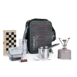 ערכת קפה קומפקטית לטיולים עם לוח שש-בש או דמקה